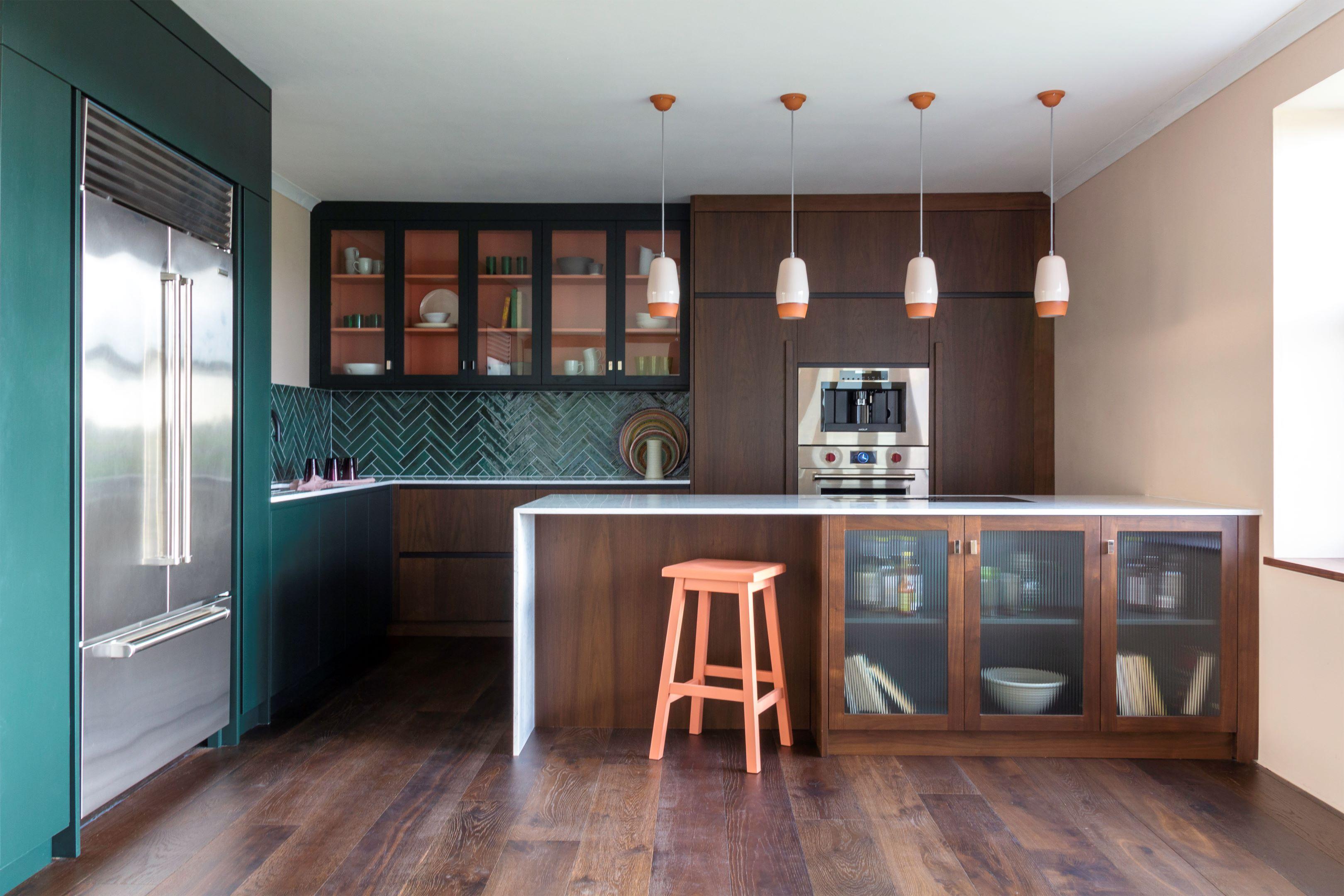 oak kitchen, white doors and integrated appliances