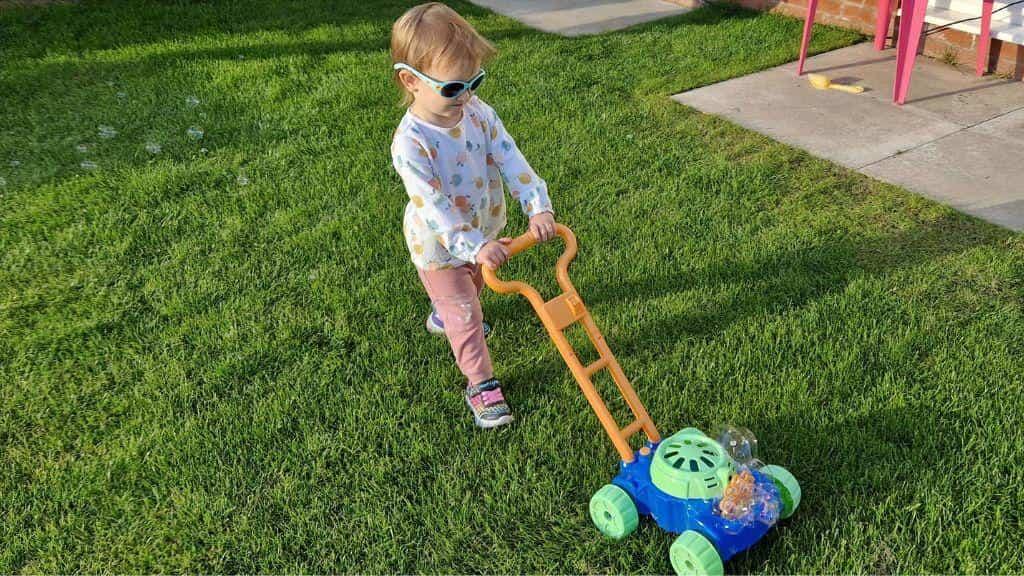 best-outdoor-toys-for-1-year-olds-garden