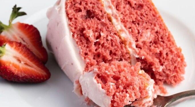 Paula Deen Strawberry Cake (Simply Delicious Recipe) - Garden